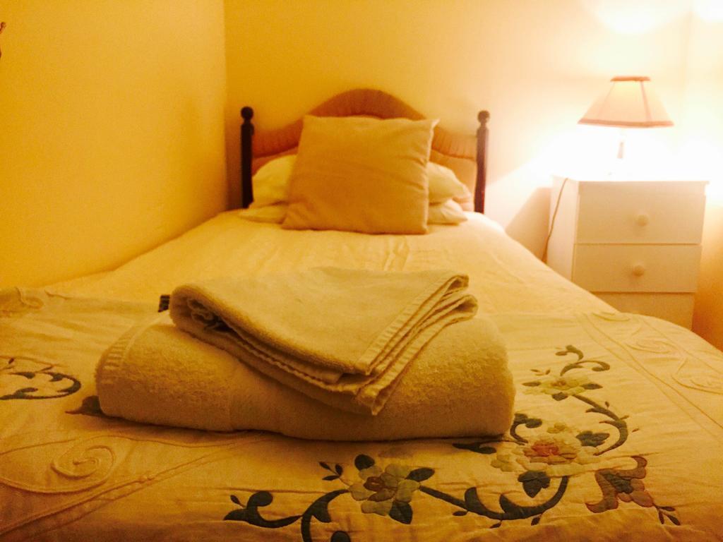 Southend Inn Hotel - Close To Beach, Train Station & Southend Airport Szoba fotó