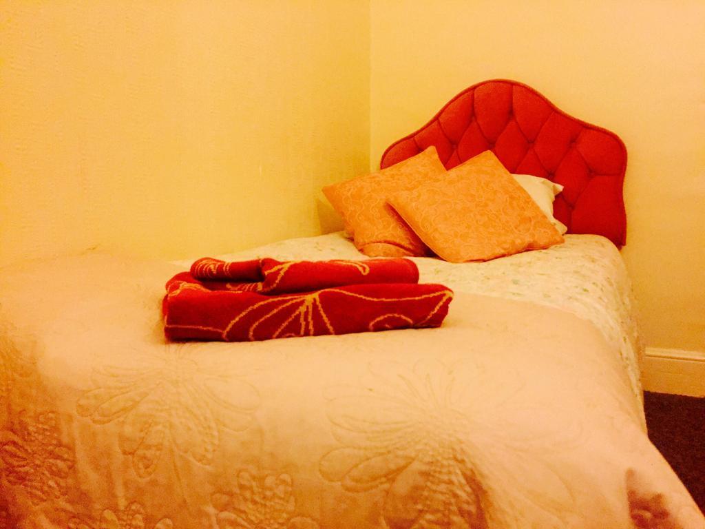 Southend Inn Hotel - Close To Beach, Train Station & Southend Airport Szoba fotó